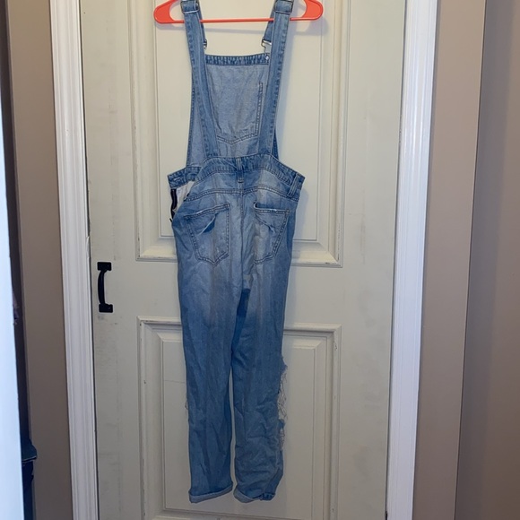boutique ripped pant overalls - Picture 4 of 5